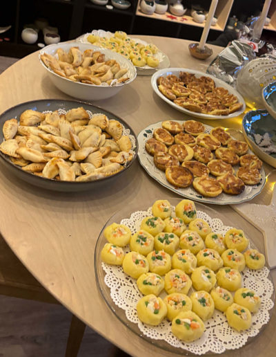 Peruanischer Apéro: Causa limeña, Empanadas und Pie de Limón